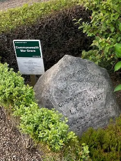 RAF-krigsgrav på Lønstrup Kirkegård RAF-krigsgrav på Lønstrup Kirkegård