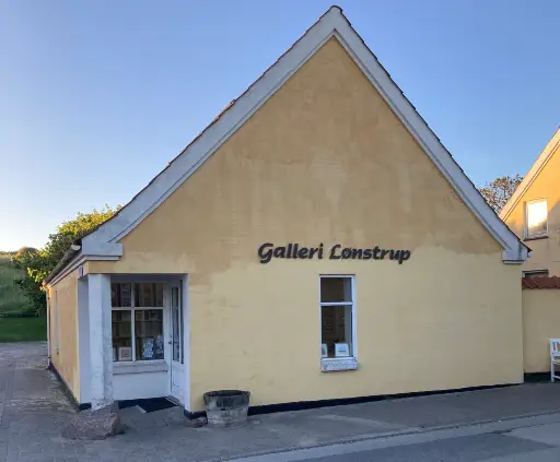 Galleri Lønstrup facade på Strandvejen