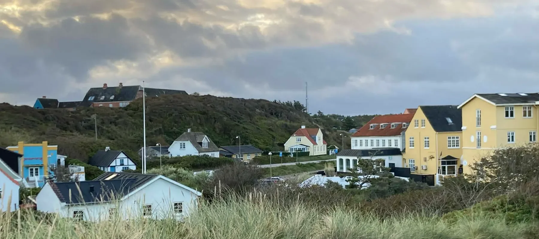 Efterårsstemning med udsigt over Lønstrup centrum