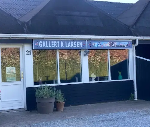Galleri K Larsen facade på Rubjergvej 21 i Lønstrup