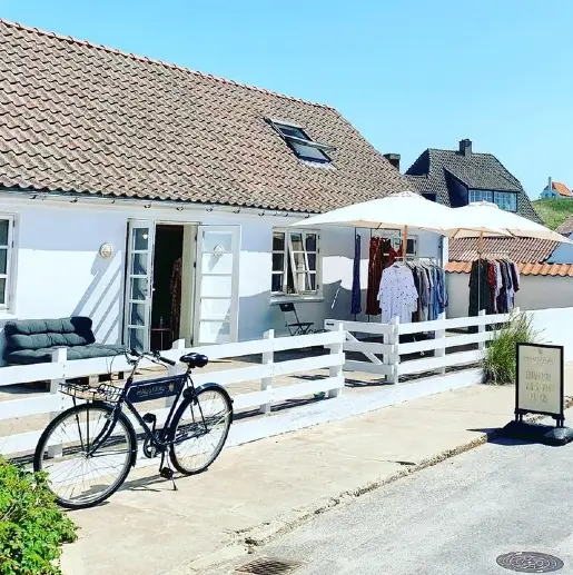 Hausfrau modebutik på Strandvejen i Lønstrup