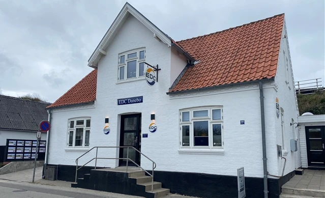 EDC Danebo Lønstrup - ejendomsmæglerkontor på Strandvejen i Lønstrup
